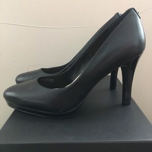 Tahari - Black - Size 9